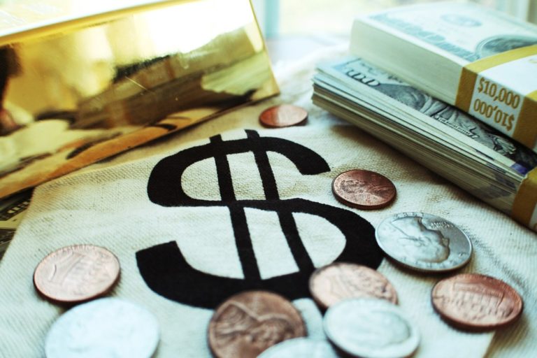 Куда вложить деньги в 2018 году?. Советы экспертов, чтобы не потерять сбережения Куда вложить деньги в 2018 году?. Советы экспертов, чтобы не потерять сбережения