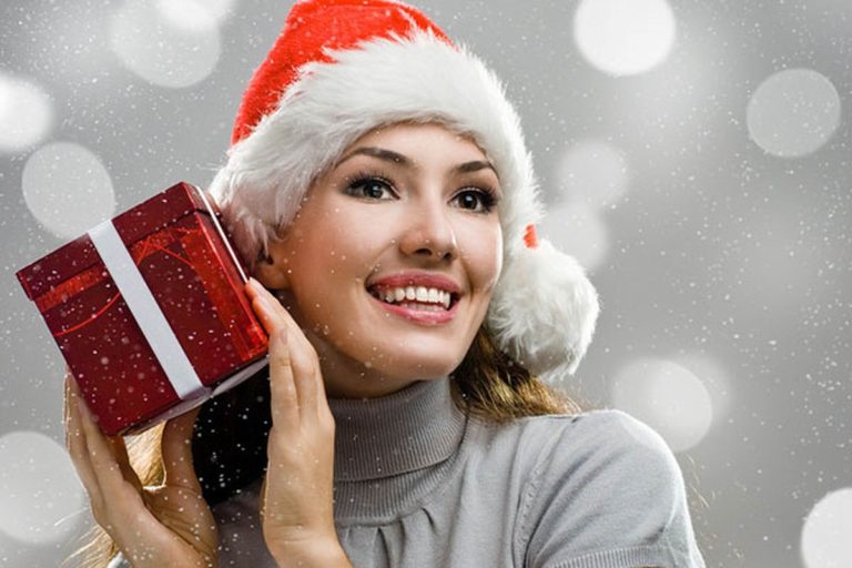 Что подарить женщине на Новый год 2018? 100 супер-идей! Что подарить женщине на Новый год 2018? 100 супер-идей!