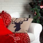 Декоративная новогодняя подушка с оленем