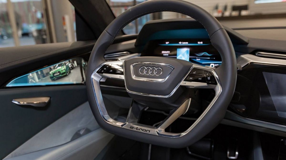 Дизайн интерьера Audi E-Tron Quattro 2018 года
