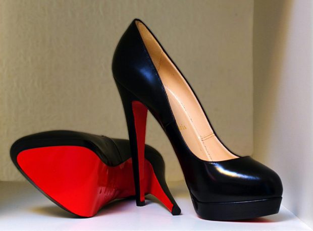 лабутены фото туфли женские: черные с красным